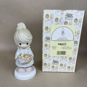 Precious Moments The Fruit Of The Spirit Is Love Figurine 521213 w/ Box 1993 EUC